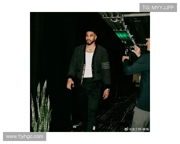 塔图姆热爱家乡与波士顿积极投身社区公益事业传递温暖